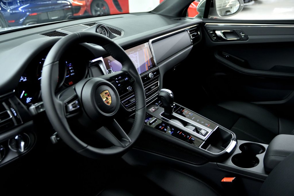 Porsche Macan  2025 à Laval, Québec - 15 - w1024h768px