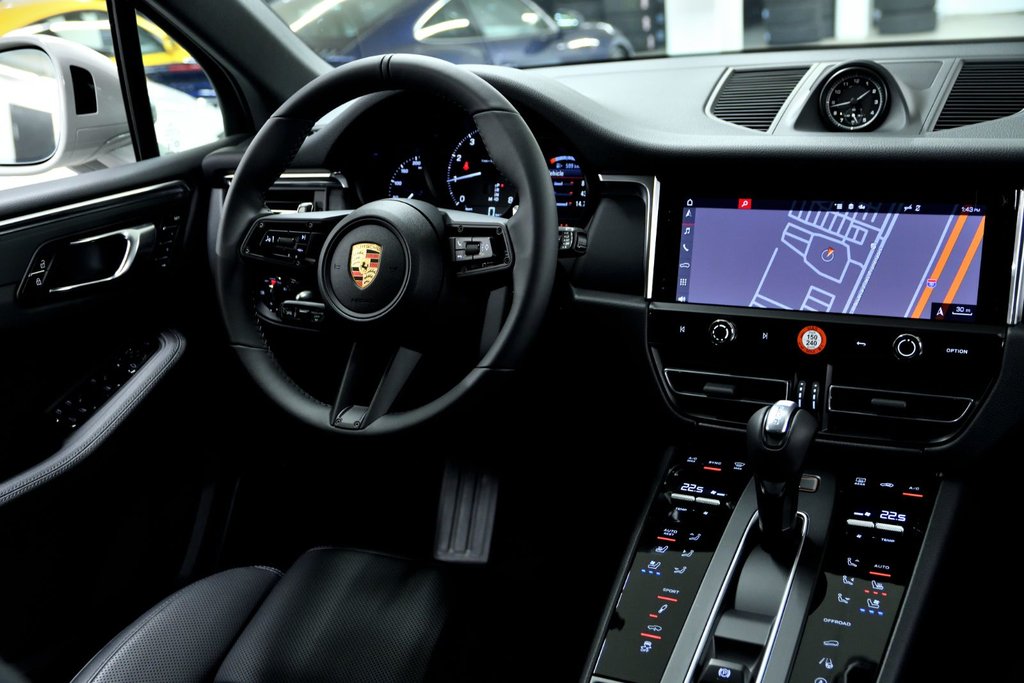 Porsche Macan  2025 à Laval, Québec - 34 - w1024h768px