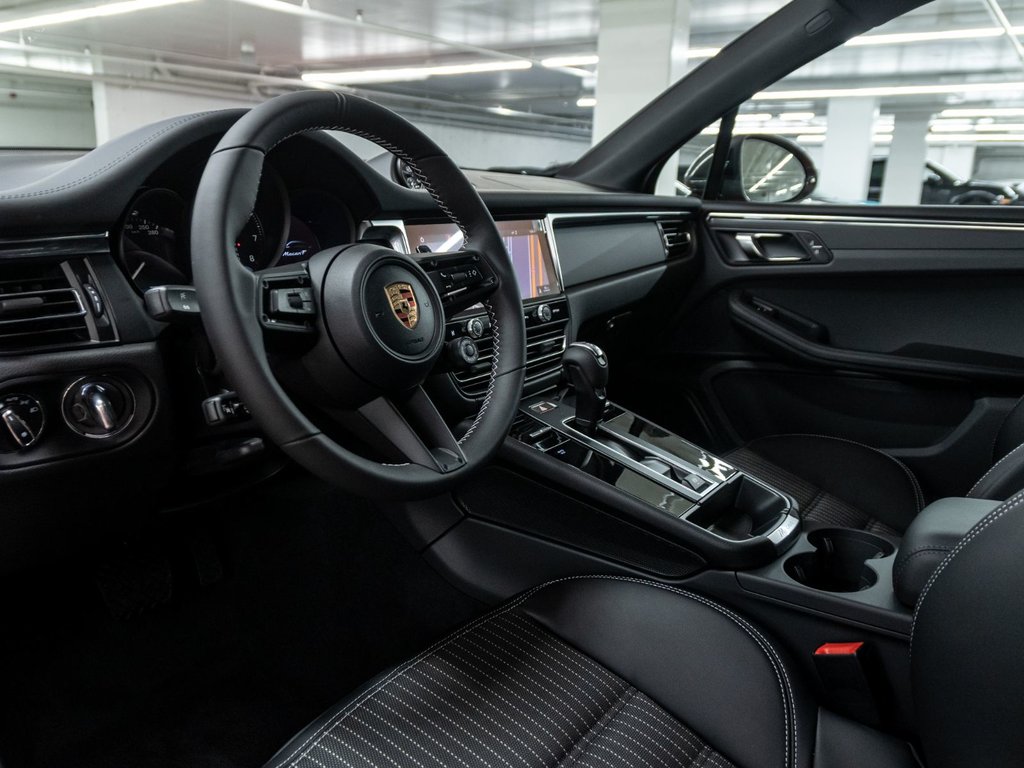 2026 Porsche Macan T in Laval, Quebec - 13 - w1024h768px