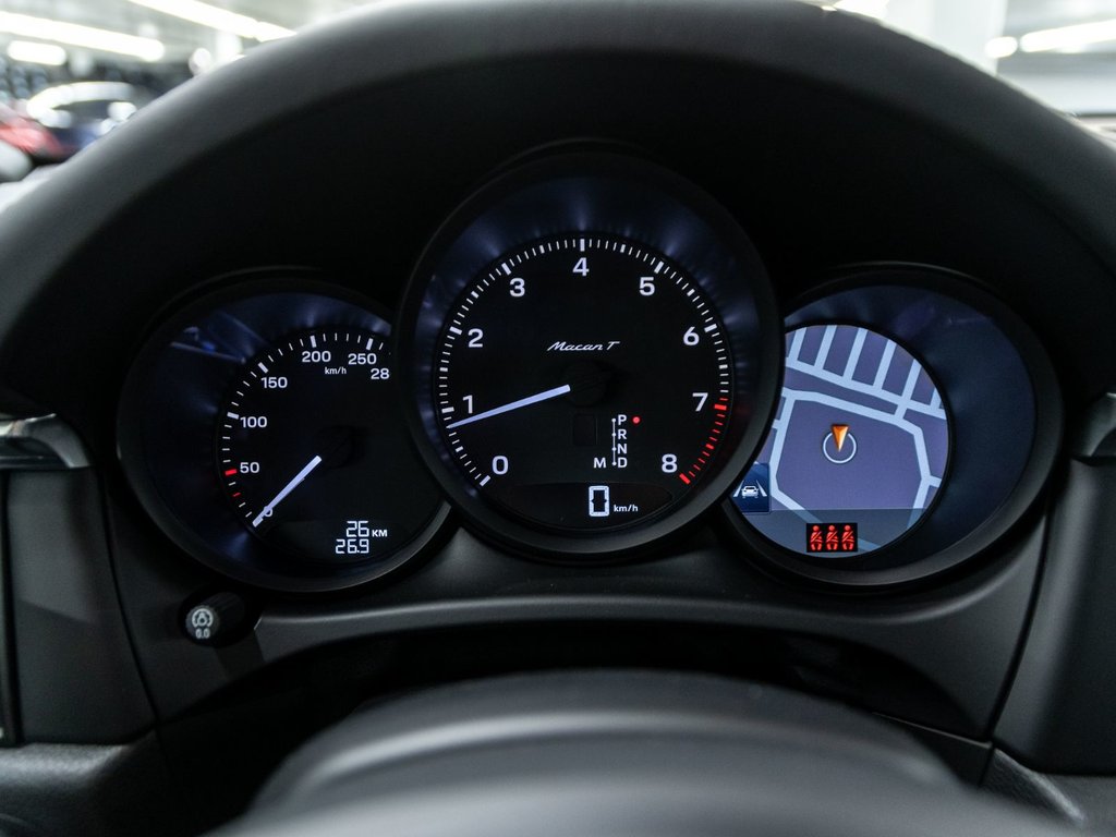 2026 Porsche Macan T in Laval, Quebec - 16 - w1024h768px