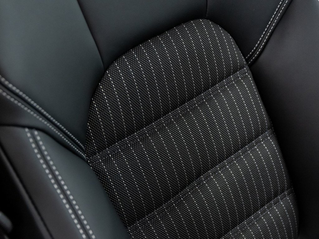 2026 Porsche Macan T in Laval, Quebec - 32 - w1024h768px