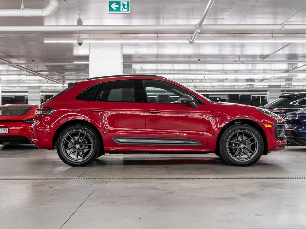 2026 Porsche Macan T in Laval, Quebec - 2 - w1024h768px
