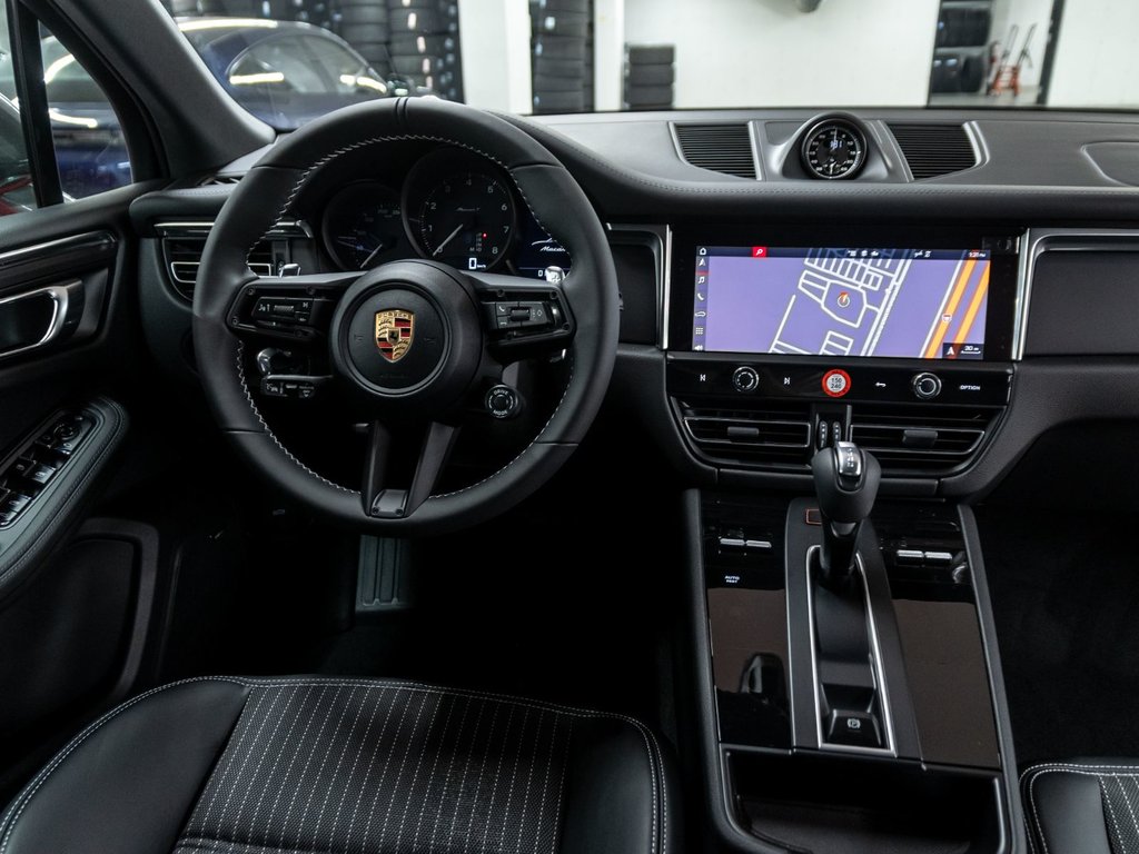2026 Porsche Macan T in Laval, Quebec - 19 - w1024h768px