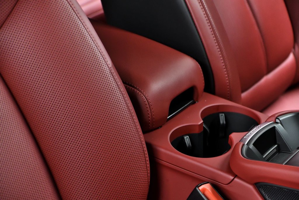 Porsche Macan T 2026 à Laval, Québec - 36 - w1024h768px