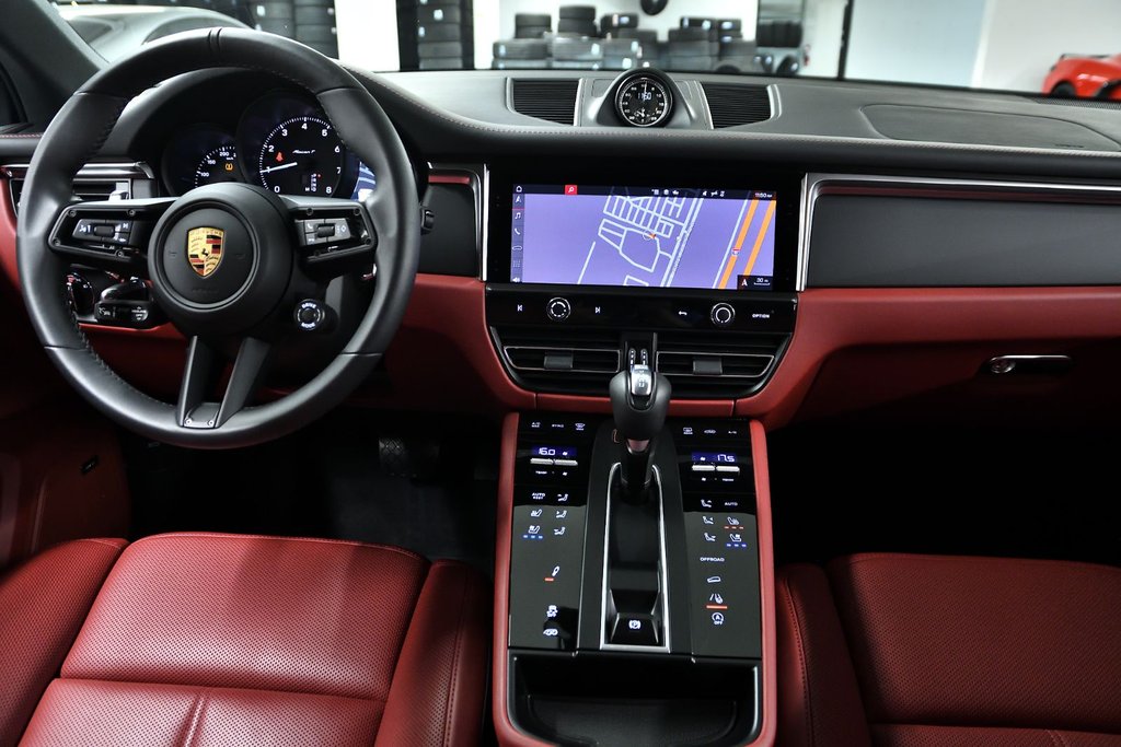 Porsche Macan T 2026 à Laval, Québec - 28 - w1024h768px