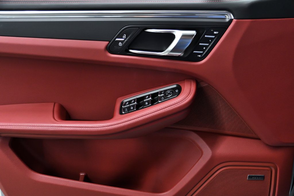 Porsche Macan T 2026 à Laval, Québec - 38 - w1024h768px