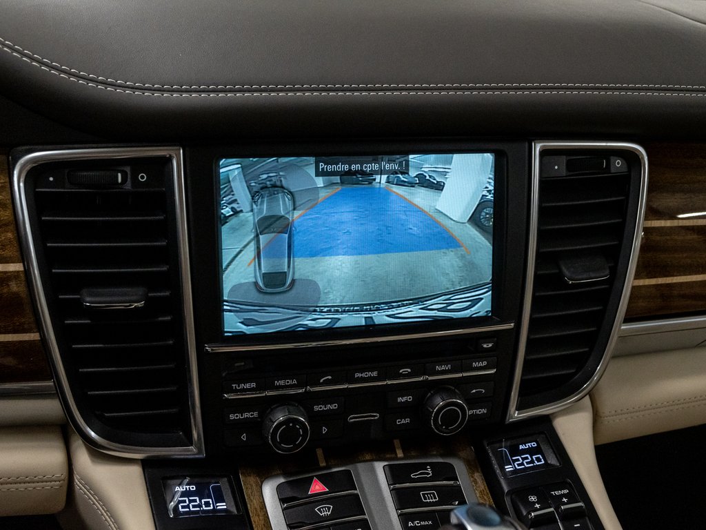 2015 Porsche Panamera Turbo / V8 / Premium Plus / Burmester / in Laval, Quebec - 22 - w1024h768px