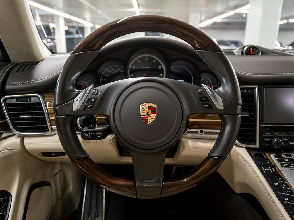 2015 Porsche Panamera Turbo / V8 / Premium Plus / Burmester / in Laval, Quebec - 16 - w1024h768px