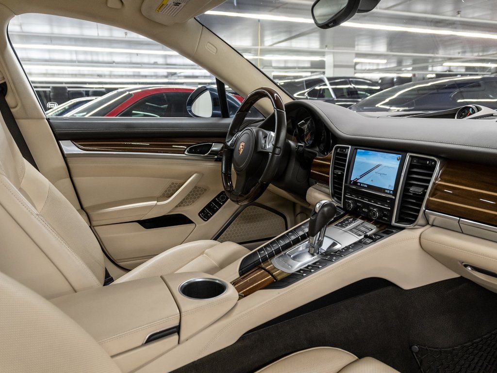 2015 Porsche Panamera Turbo / V8 / Premium Plus / Burmester / in Laval, Quebec - 27 - w1024h768px