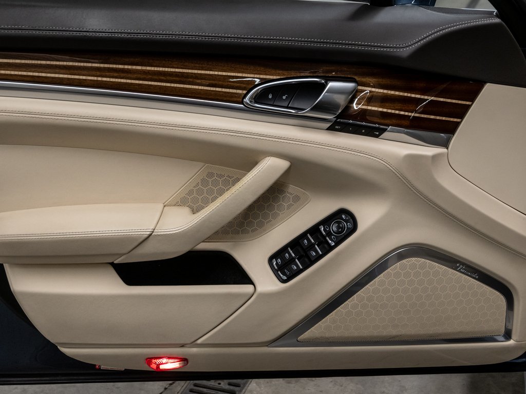 2015 Porsche Panamera Turbo / V8 / Premium Plus / Burmester / in Laval, Quebec - 19 - w1024h768px