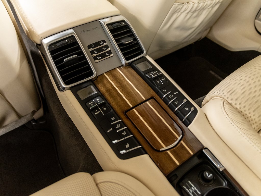 2015 Porsche Panamera Turbo / V8 / Premium Plus / Burmester / in Laval, Quebec - 26 - w1024h768px