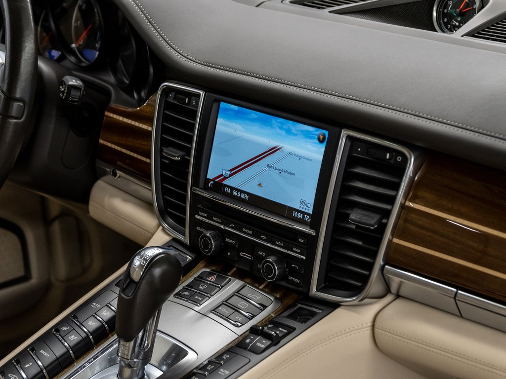 2015 Porsche Panamera Turbo / V8 / Premium Plus / Burmester / in Laval, Quebec - 28 - w1024h768px