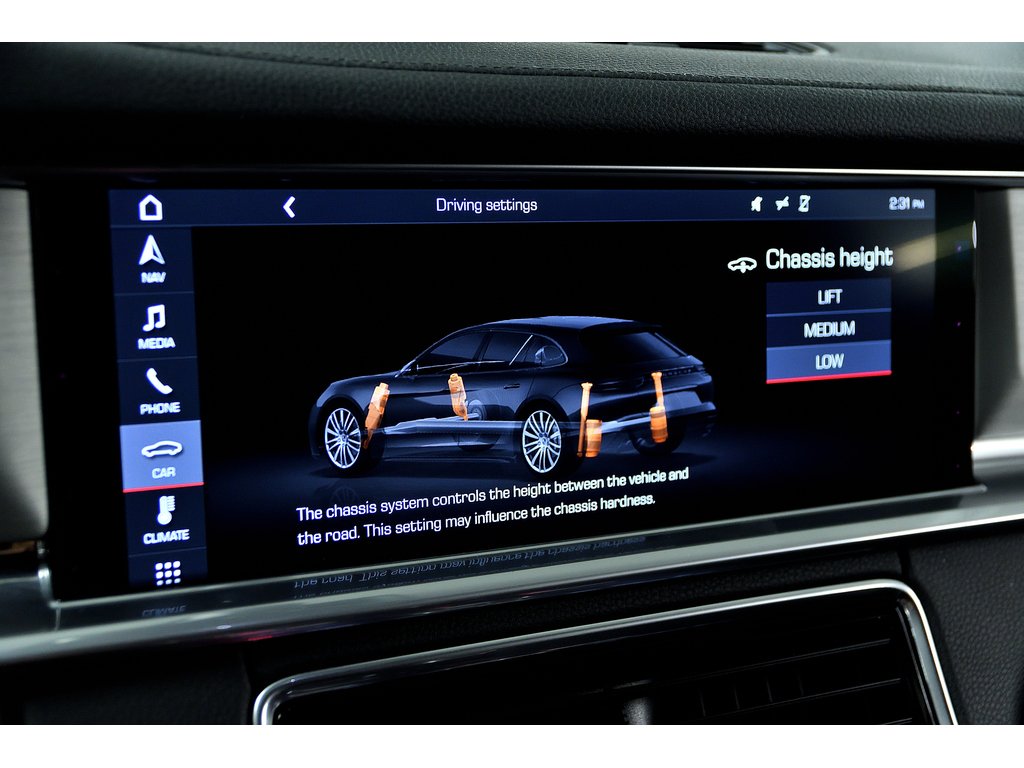 2018 Porsche Panamera 4 Sport Turismo AWD / BOSE / SportDesign in Laval, Quebec - 25 - w1024h768px