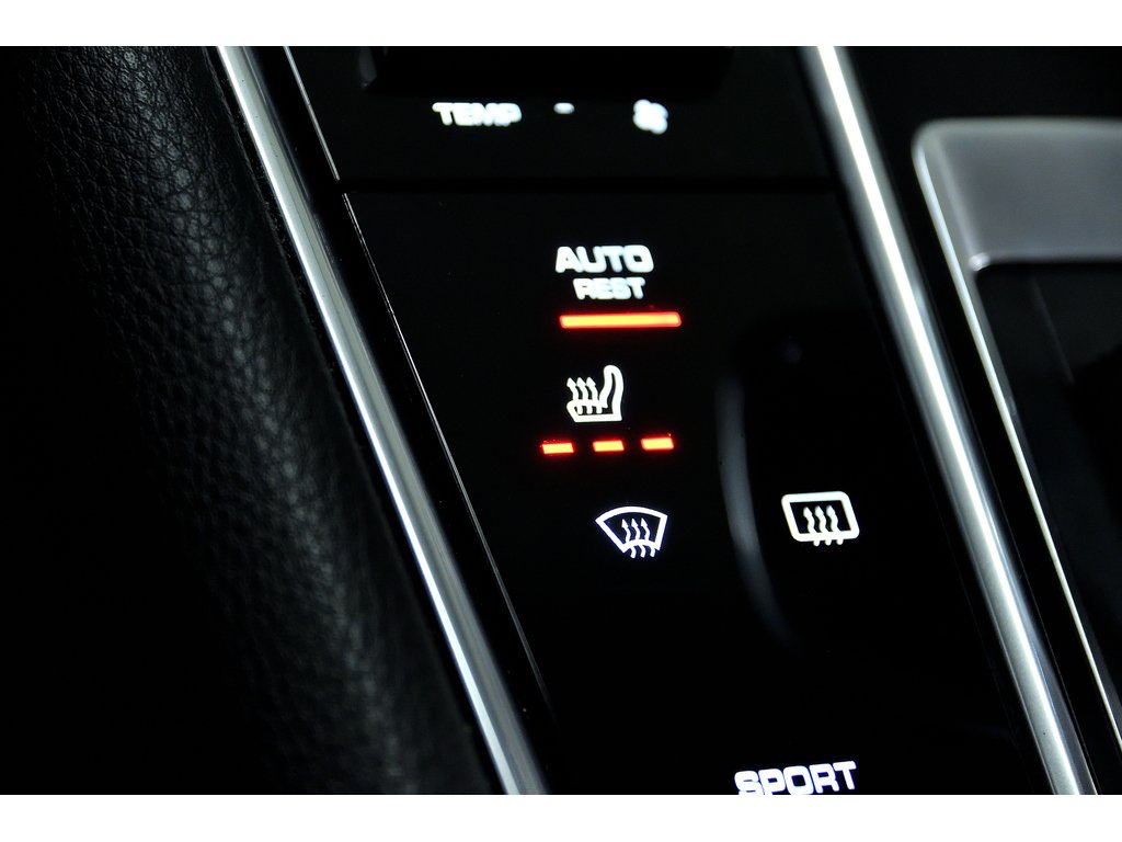 2018 Porsche Panamera 4 Sport Turismo AWD / BOSE / SportDesign in Laval, Quebec - 23 - w1024h768px