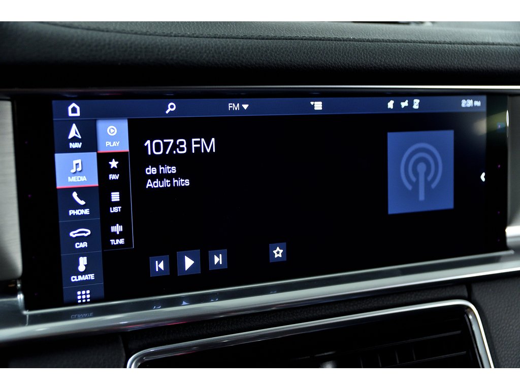 Porsche Panamera 4 Sport Turismo AWD / BOSE / SportDesign 2018 à Laval, Québec - 27 - w1024h768px