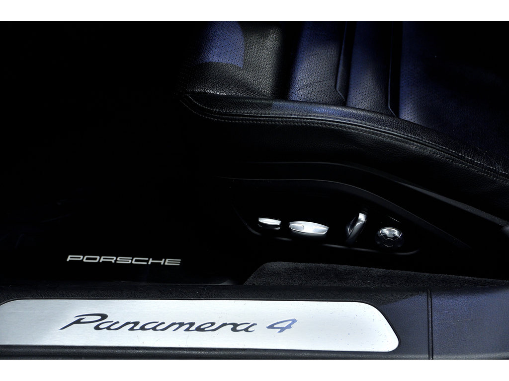 Porsche Panamera 4 Sport Turismo AWD / BOSE / SportDesign 2018 à Laval, Québec - 33 - w1024h768px