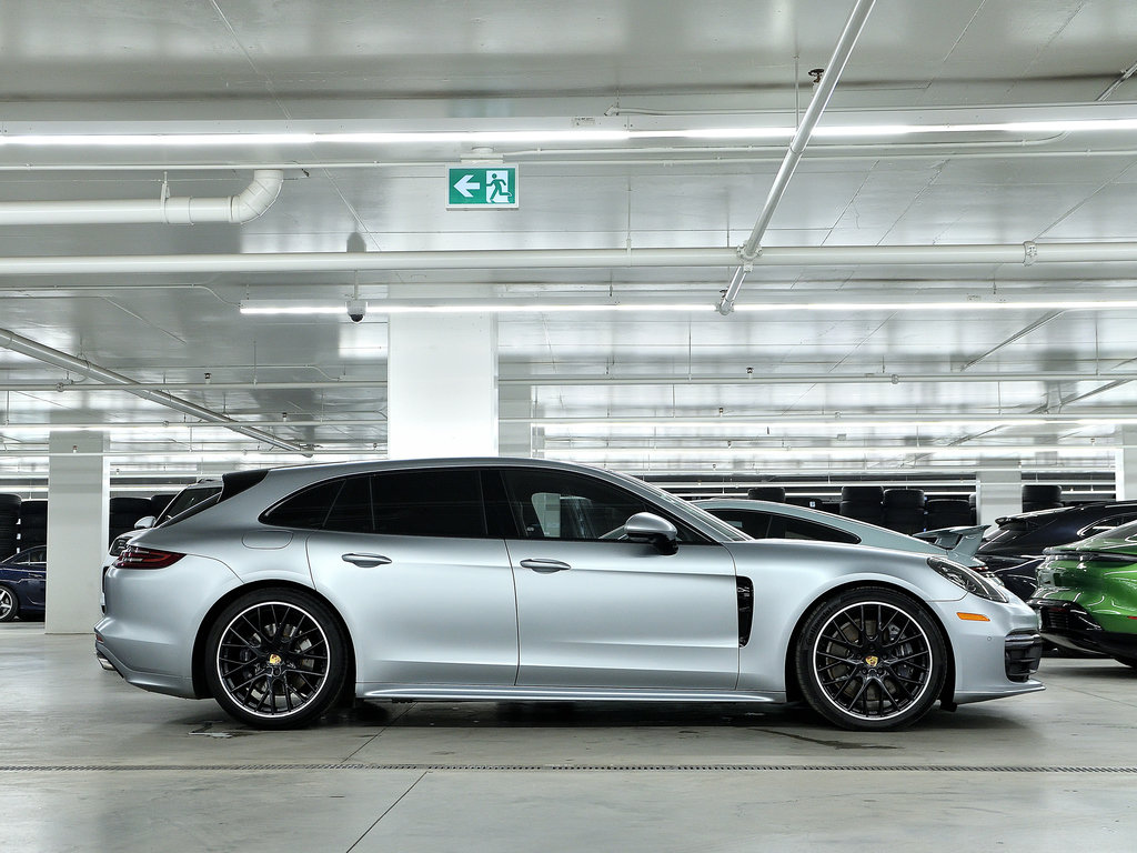 Porsche Panamera 4 Sport Turismo AWD / BOSE / SportDesign 2018 à Laval, Québec - 2 - w1024h768px