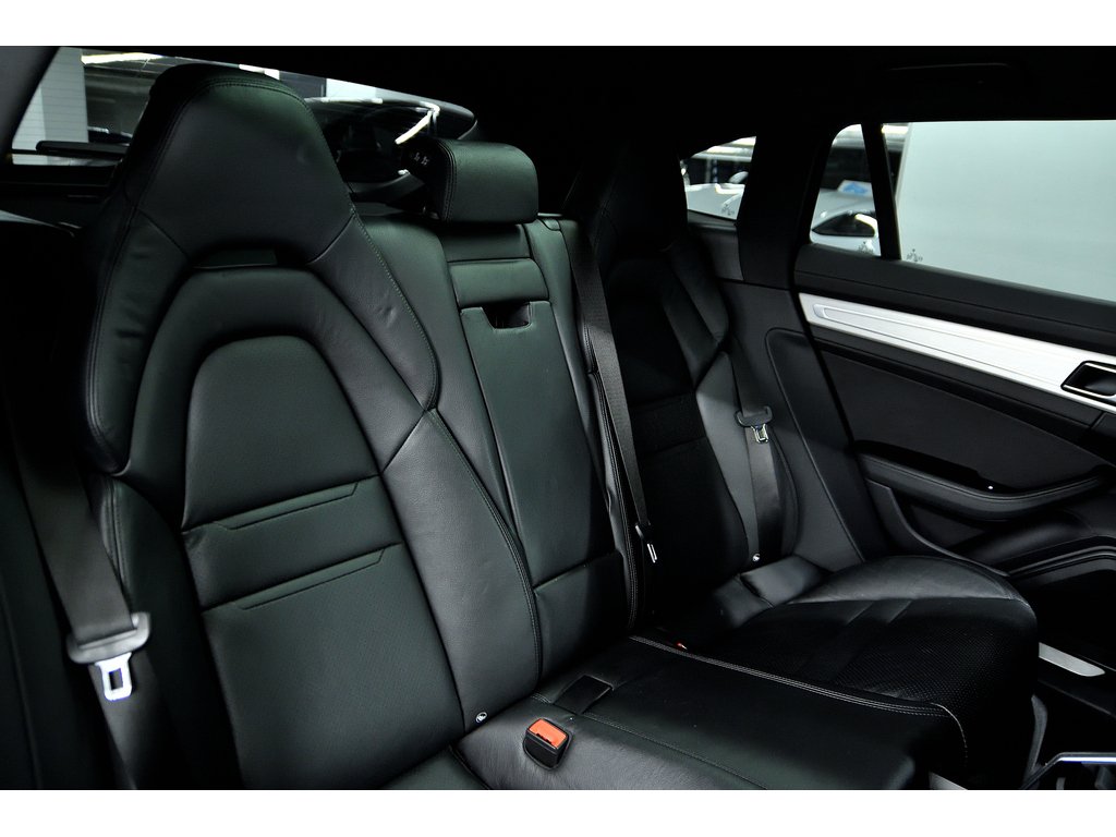 2018 Porsche Panamera 4 Sport Turismo AWD / BOSE / SportDesign in Laval, Quebec - 13 - w1024h768px