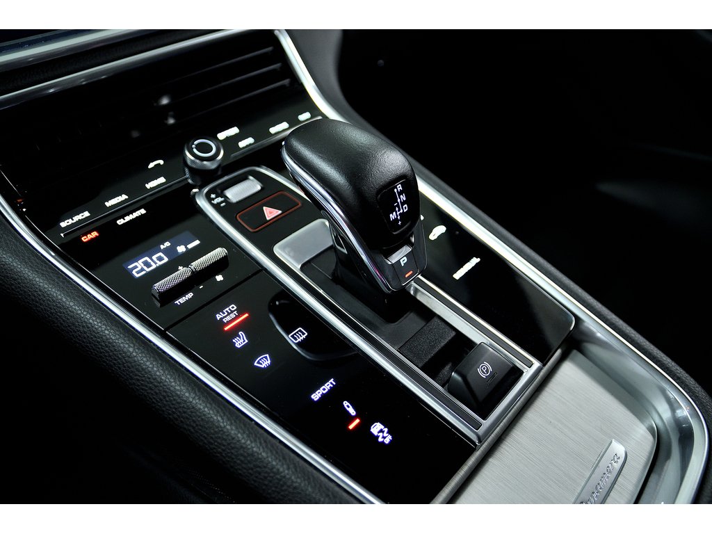 2018 Porsche Panamera 4 Sport Turismo AWD / BOSE / SportDesign in Laval, Quebec - 21 - w1024h768px