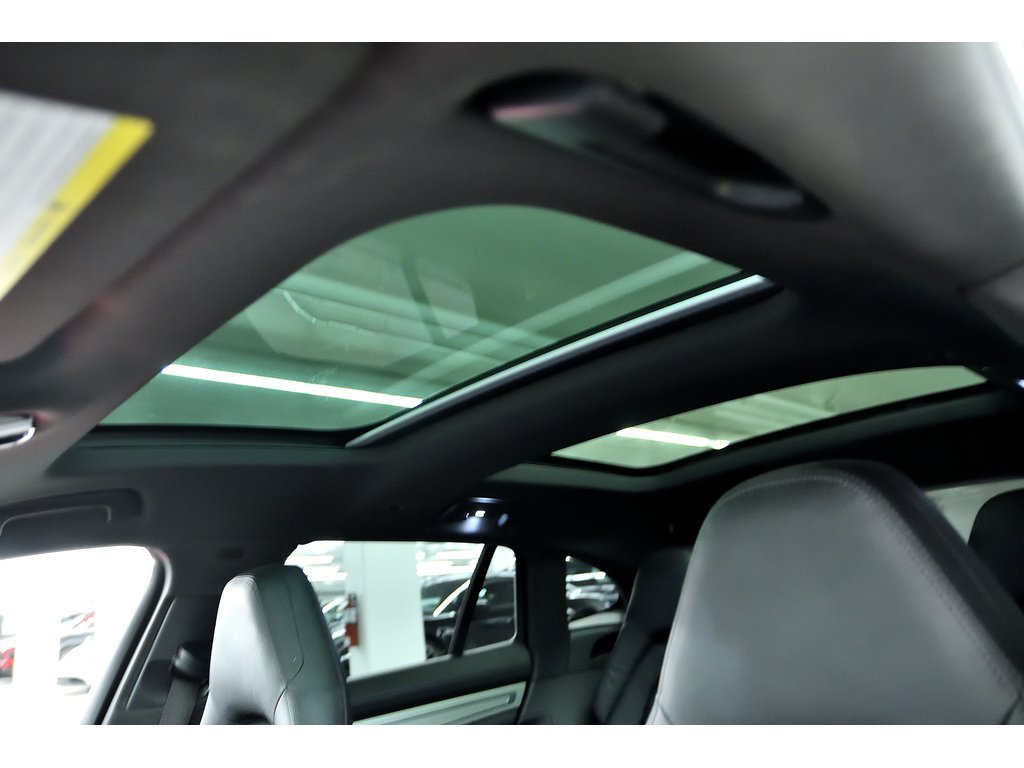2018 Porsche Panamera 4 Sport Turismo AWD / BOSE / SportDesign in Laval, Quebec - 14 - w1024h768px