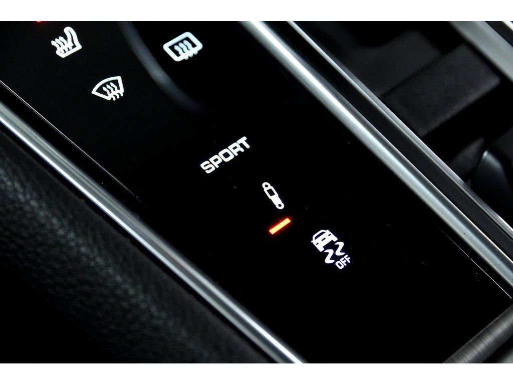 2018 Porsche Panamera 4 Sport Turismo AWD / BOSE / SportDesign in Laval, Quebec - 22 - w1024h768px