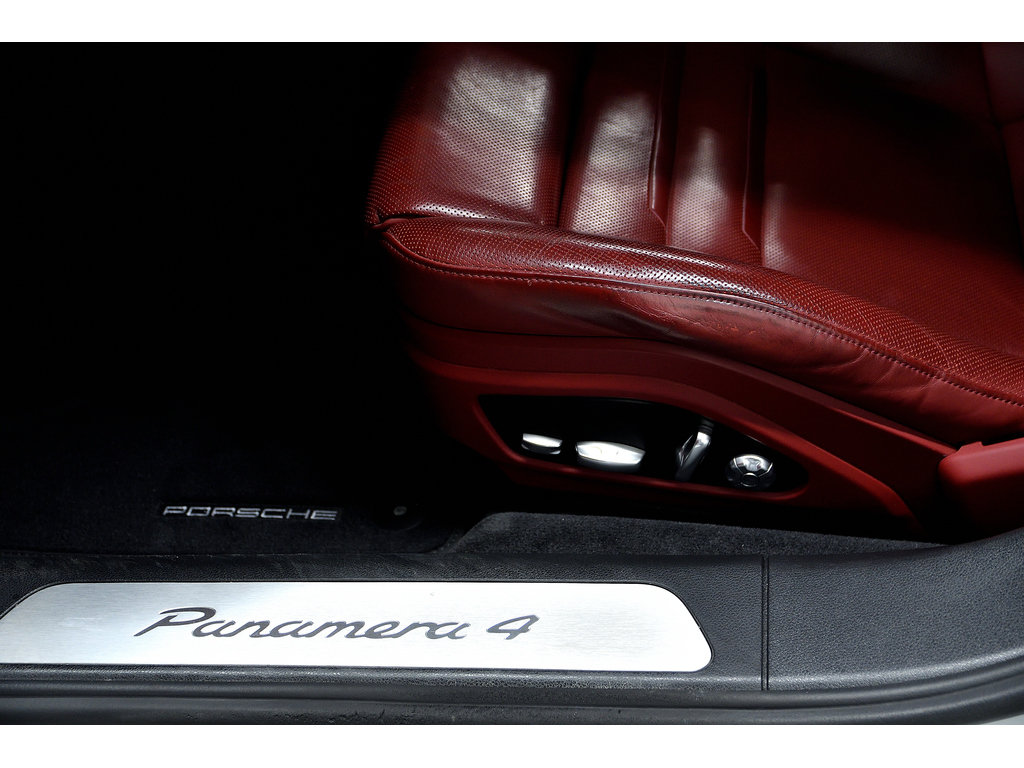 Porsche Panamera E-Hybrid / Sport Design / Premium Package plus / 2019 à Laval, Québec - 25 - w1024h768px