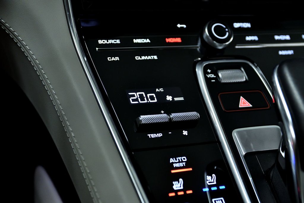 Porsche Panamera 4 E-HYBRID 2022 à Laval, Québec - 19 - w1024h768px