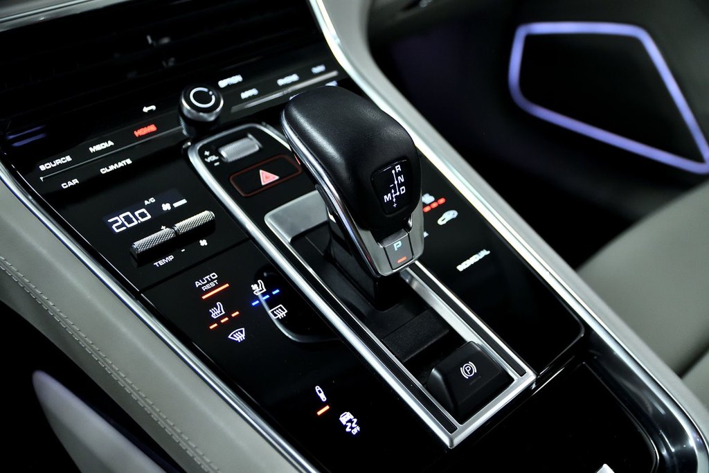Porsche Panamera 4 E-HYBRID 2022 à Laval, Québec - 16 - w1024h768px