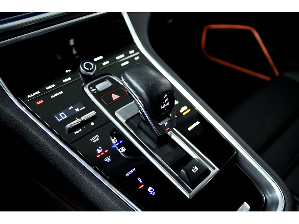 2023 Porsche Panamera AWD / Premium Package / Air Suspension / Rear Axle in Laval, Quebec - 25 - w1024h768px