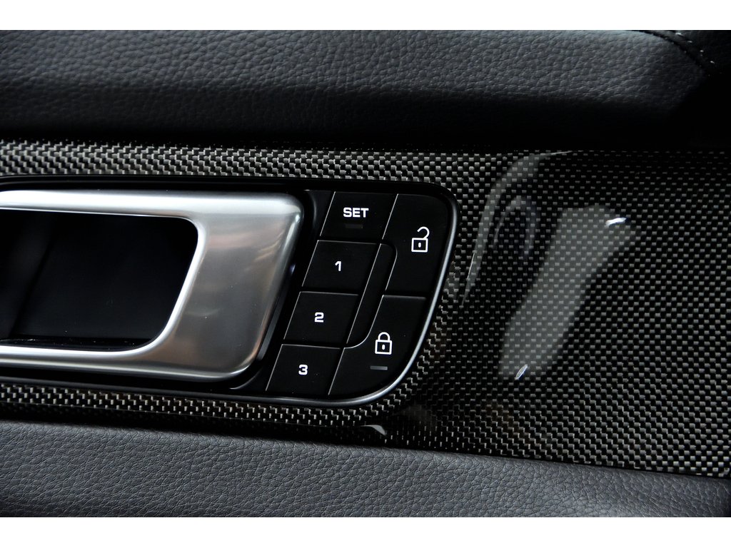 2023 Porsche Panamera AWD / Premium Package / Air Suspension / Rear Axle in Laval, Quebec - 29 - w1024h768px