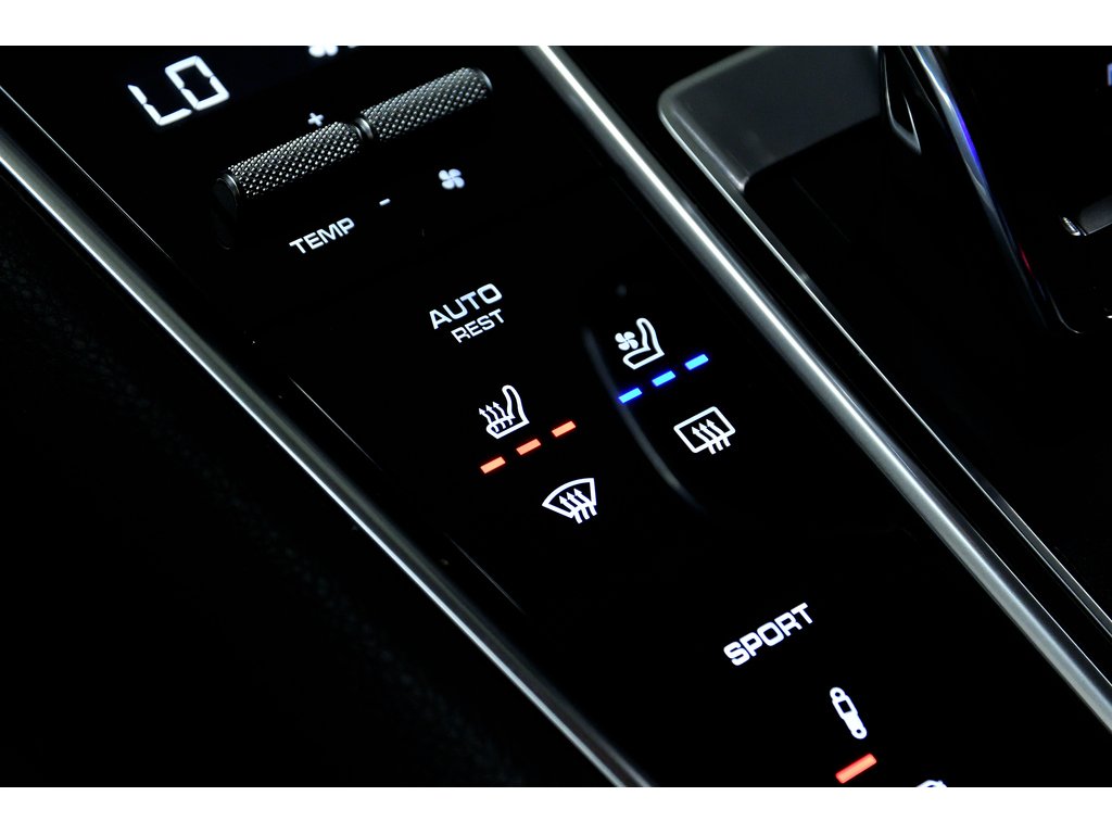 2023 Porsche Panamera AWD / Premium Package / Air Suspension / Rear Axle in Laval, Quebec - 26 - w1024h768px