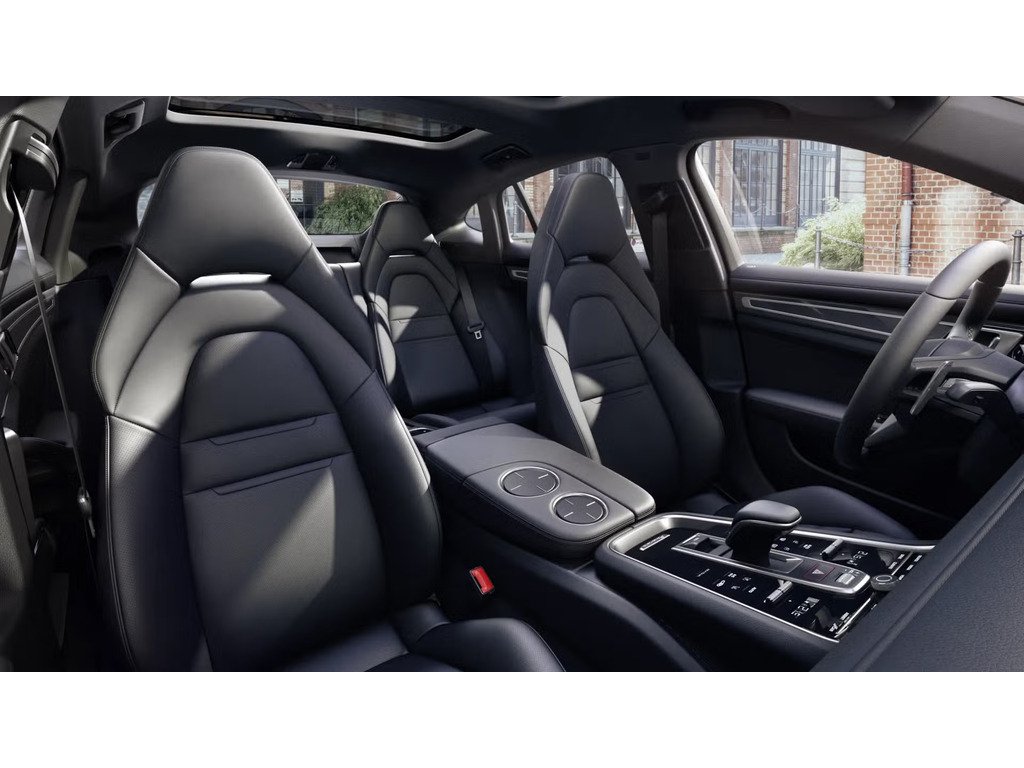 2023 Porsche Panamera AWD / Premium Package / Air Suspension / Rear Axle in Laval, Quebec - 5 - w1024h768px
