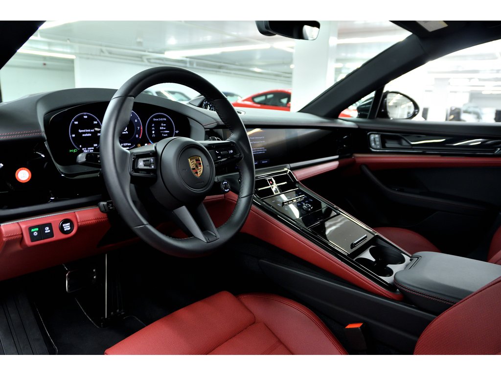 2024 Porsche Panamera 4 AWD / Premium Package / ACC / BOSE in Laval, Quebec - 12 - w1024h768px