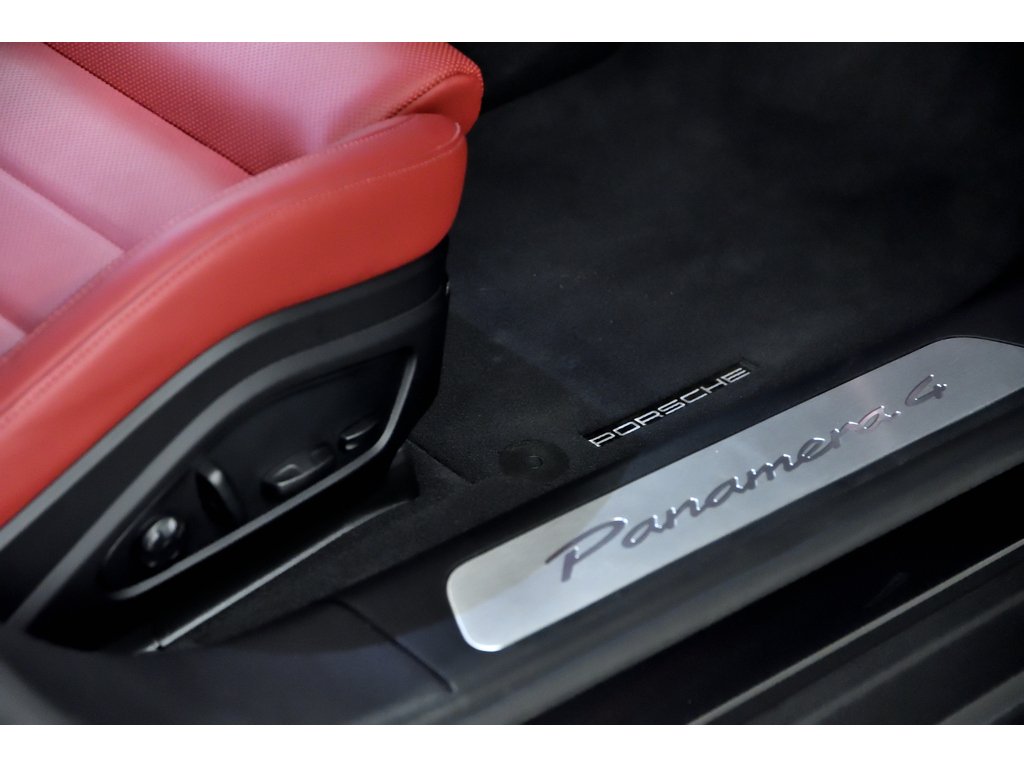 2024 Porsche Panamera 4 AWD / Premium Package / ACC / BOSE in Laval, Quebec - 35 - w1024h768px