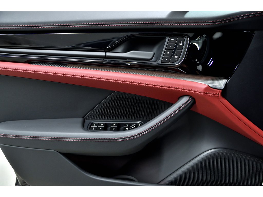 2024 Porsche Panamera 4 AWD / Premium Package / ACC / BOSE in Laval, Quebec - 31 - w1024h768px
