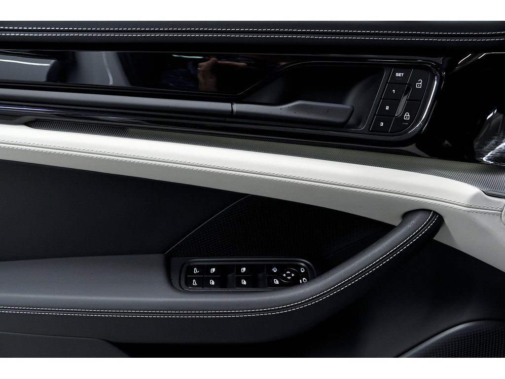 Porsche Panamera 4 AWD / 18 Ways seats / BOSE 2024 à Laval, Québec - 31 - w1024h768px