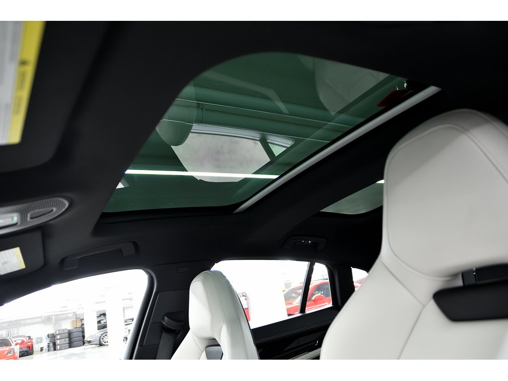 Porsche Panamera 4 AWD / 18 Ways seats / BOSE 2024 à Laval, Québec - 20 - w1024h768px