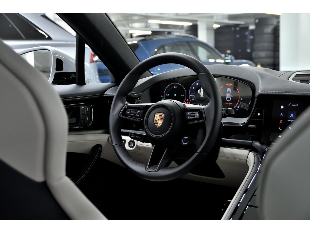 Porsche Panamera 4 AWD / 18 Ways seats / BOSE 2024 à Laval, Québec - 42 - w1024h768px