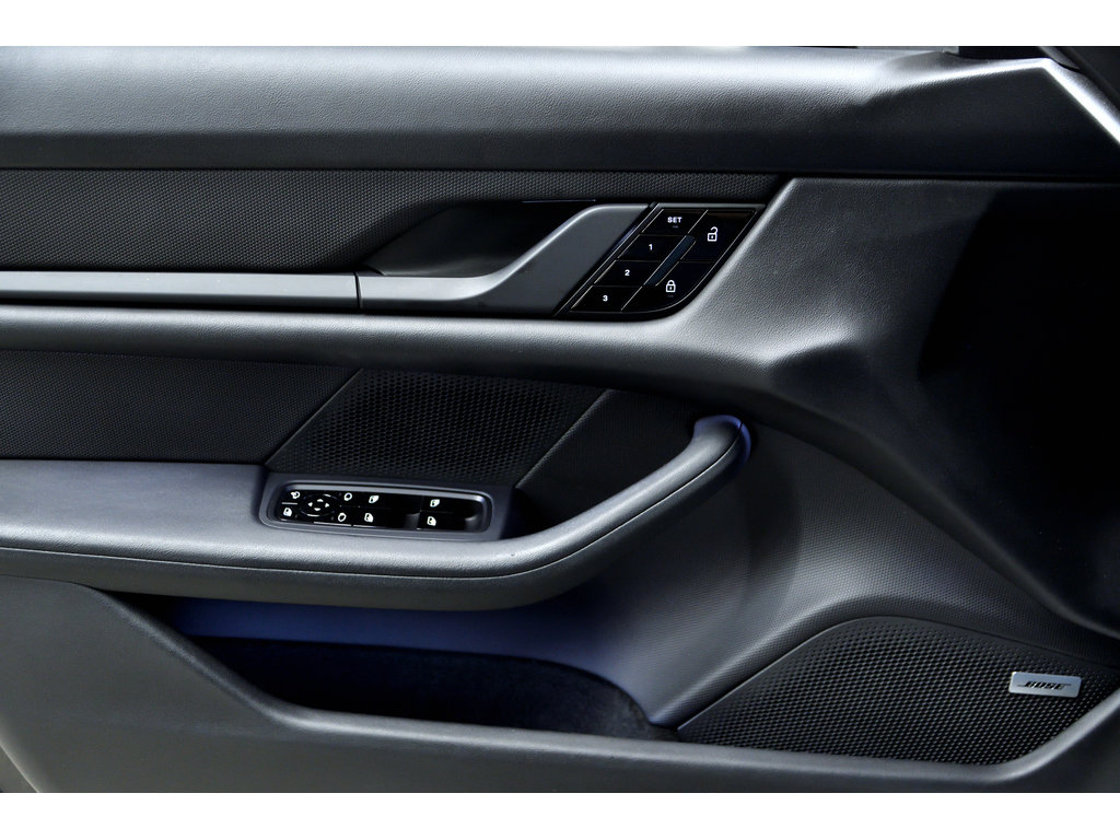 Porsche Taycan 4S Sedan / Premium Package / BOSE / Sport Chrono 2020 à Laval, Québec - 30 - w1024h768px