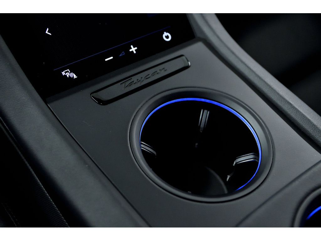 Porsche Taycan 4S Sedan / Premium Package / BOSE / Sport Chrono 2020 à Laval, Québec - 28 - w1024h768px