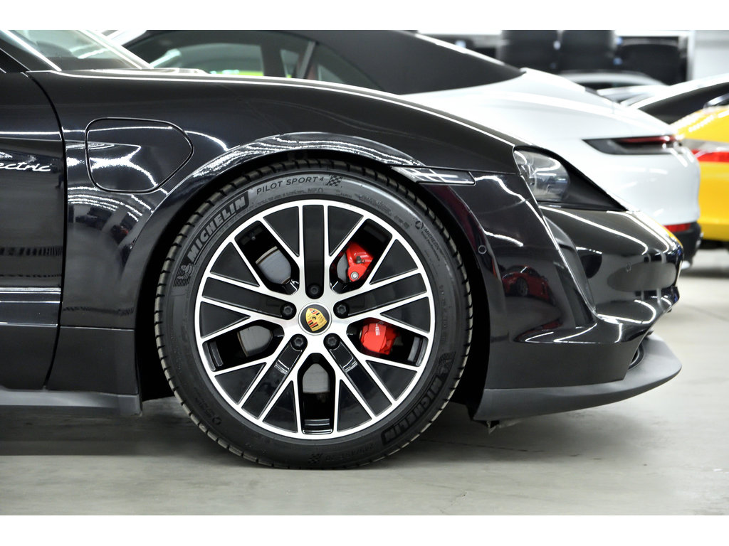 Porsche Taycan 4S Sedan / Premium Package / BOSE / Sport Chrono 2020 à Laval, Québec - 3 - w1024h768px
