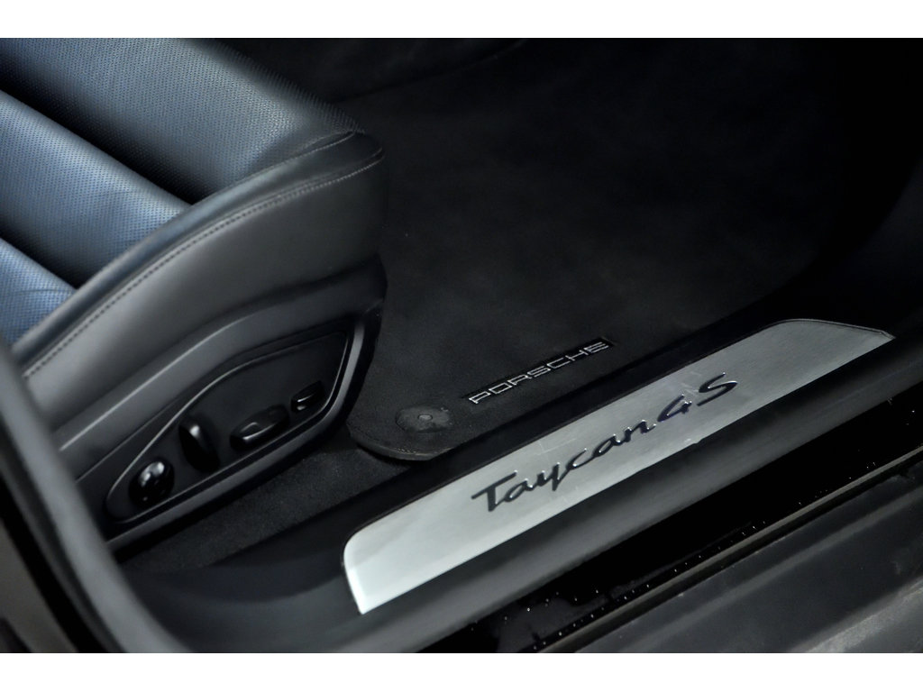 Porsche Taycan 4S Sedan / Premium Package / BOSE / Sport Chrono 2020 à Laval, Québec - 35 - w1024h768px