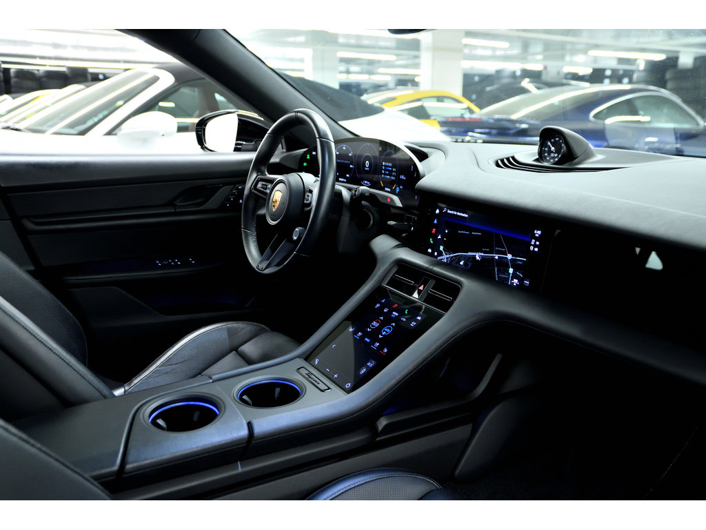 Porsche Taycan 4S Sedan / Premium Package / BOSE / Sport Chrono 2020 à Laval, Québec - 33 - w1024h768px