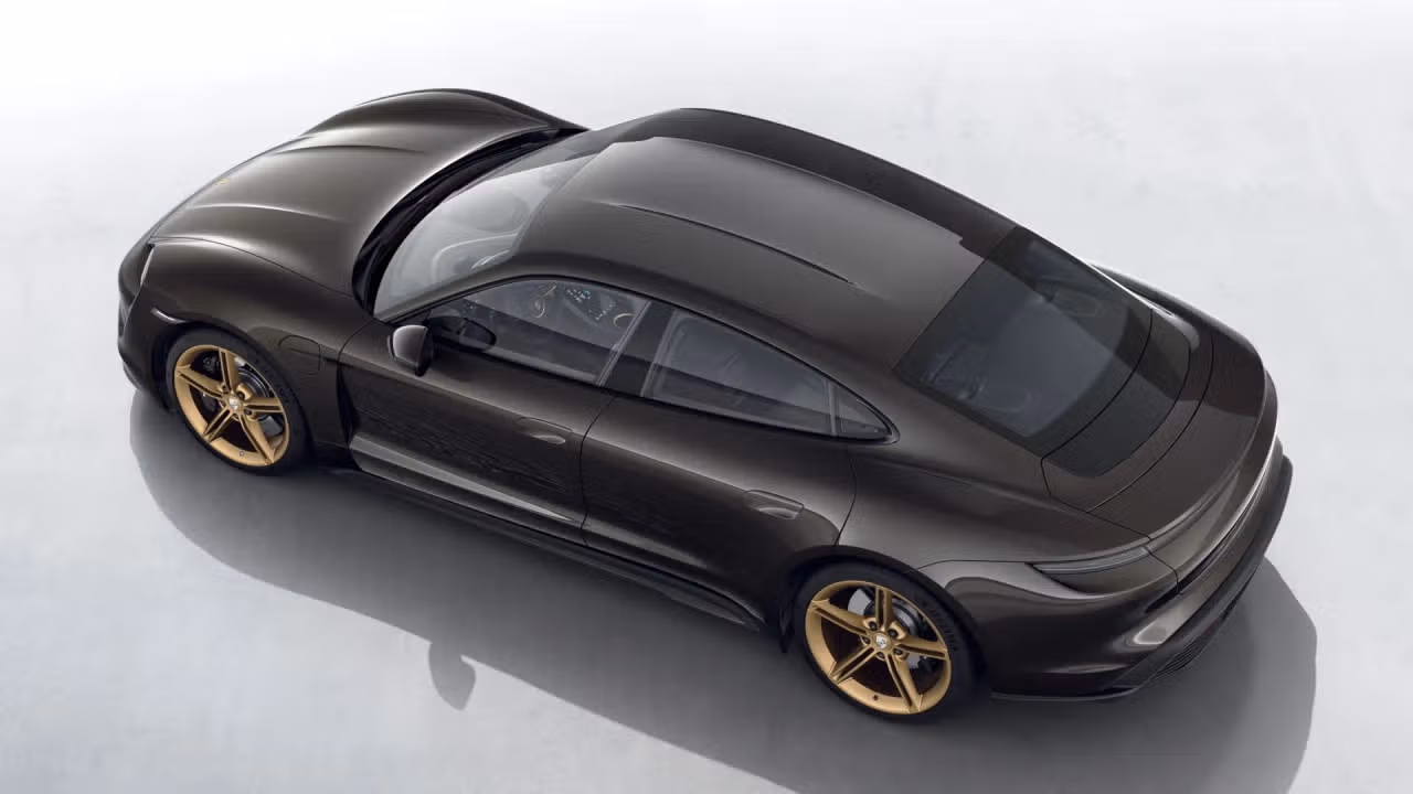 2020 Porsche Taycan 4S in Laval, Quebec - 4 - w1024h768px