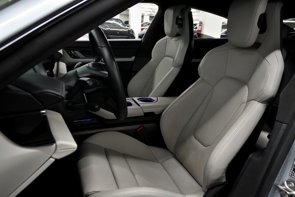 Porsche Taycan Turbo S 2020 à Laval, Québec - 14 - w1024h768px