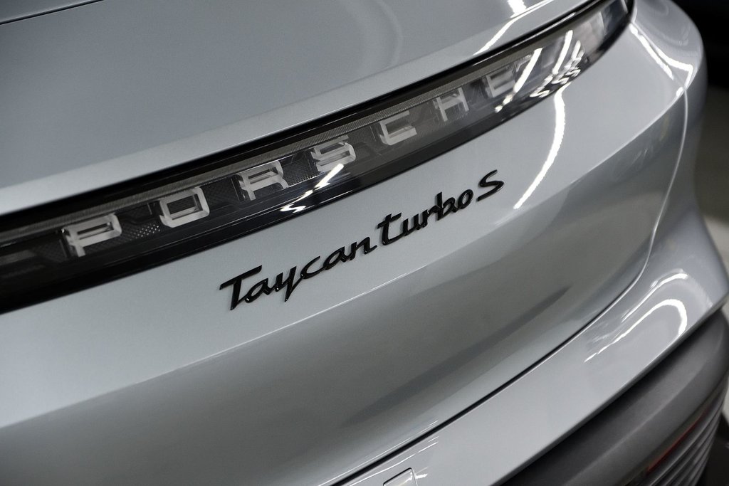 Porsche Taycan Turbo S 2020 à Laval, Québec - 5 - w1024h768px