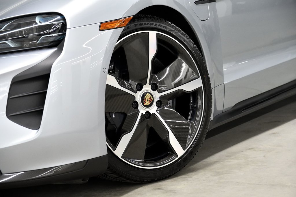 Porsche Taycan Turbo S 2020 à Laval, Québec - 9 - w1024h768px