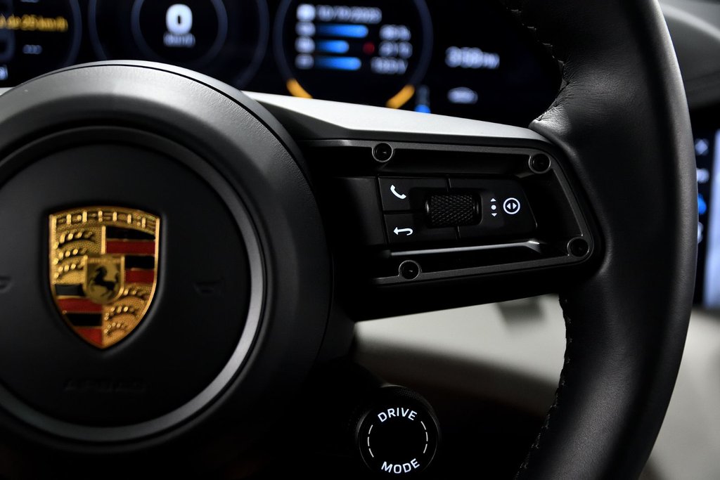 Porsche Taycan Turbo S 2020 à Laval, Québec - 17 - w1024h768px