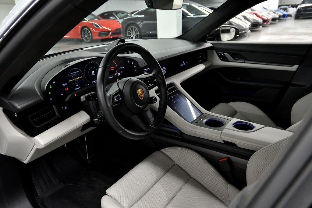 Porsche Taycan Turbo S 2020 à Laval, Québec - 11 - w1024h768px