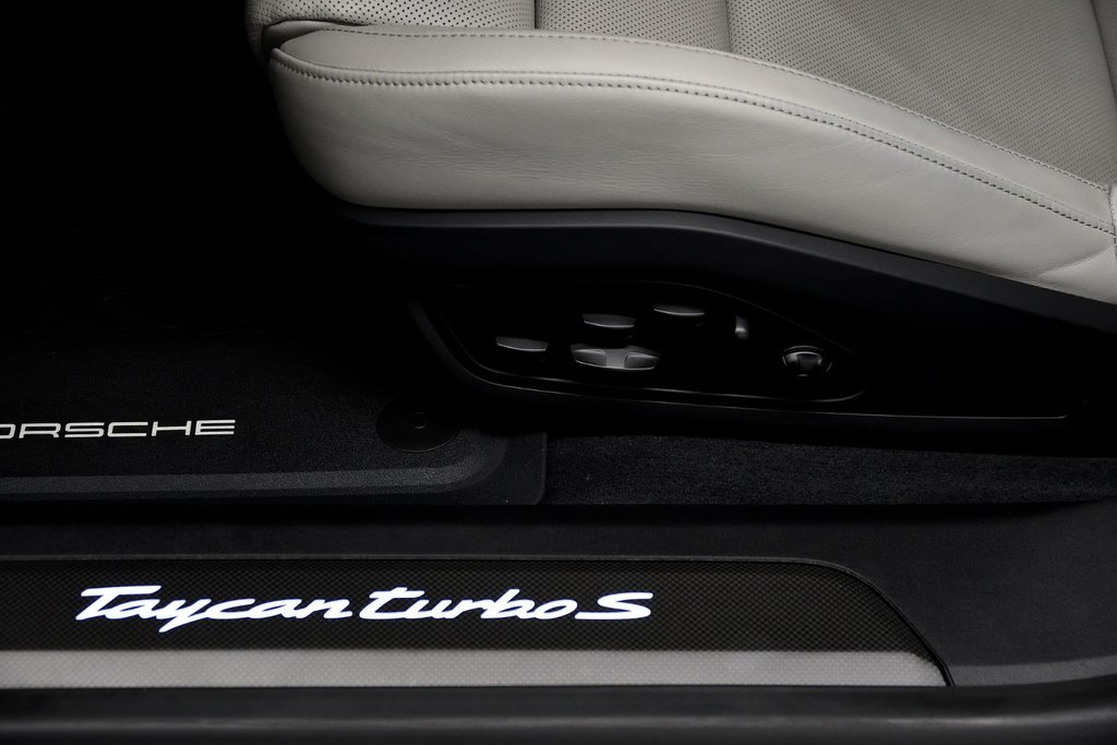 Porsche Taycan Turbo S 2020 à Laval, Québec - 25 - w1024h768px